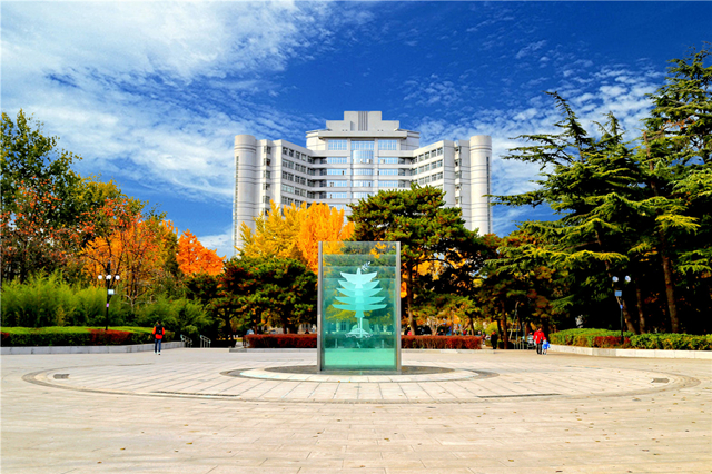 中心教学楼_副本.jpg